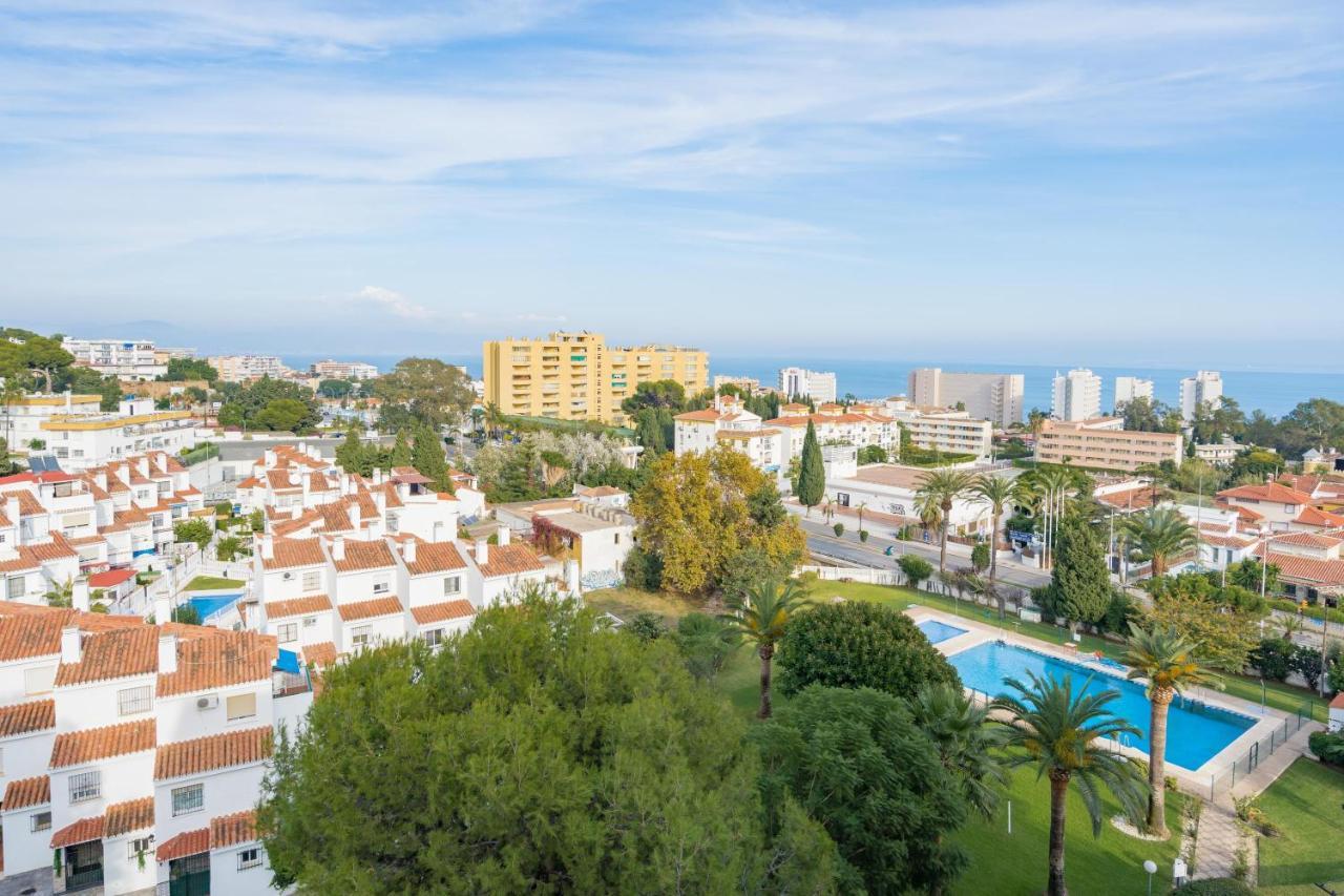 Piscina, Playa Parking A 5 Min Caminando Del Puerto De Appartement Benalmádena