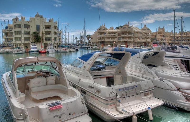 Piscina, Playa Parking A 5 Min Caminando Del Puerto De Benalmádena